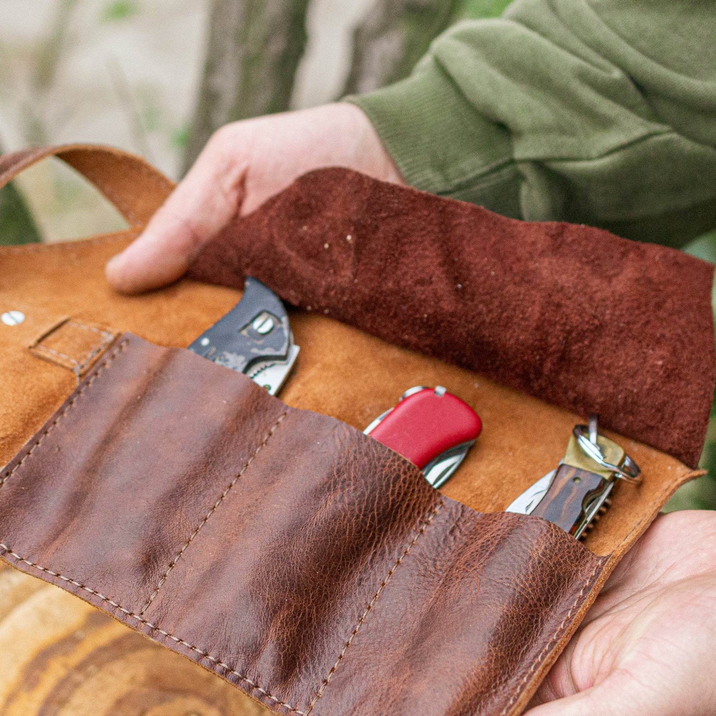 Customizable Leather Knife Roll – Perfect Gift for Collectors & Outdoor Enthusiasts (3-8 Slots, Brown) - Chefrollbag