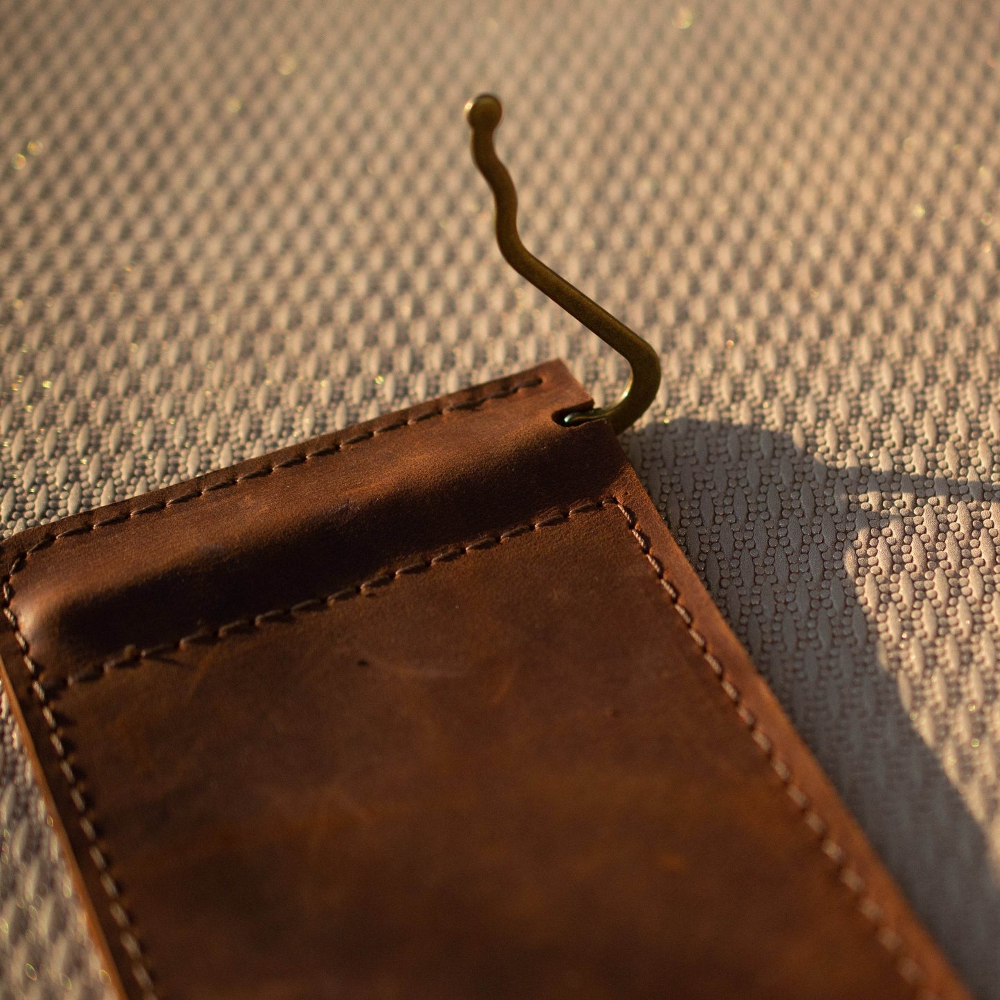 Vintage-Style Leather Bill Holder for Cafes & Restaurants - Chefrollbag