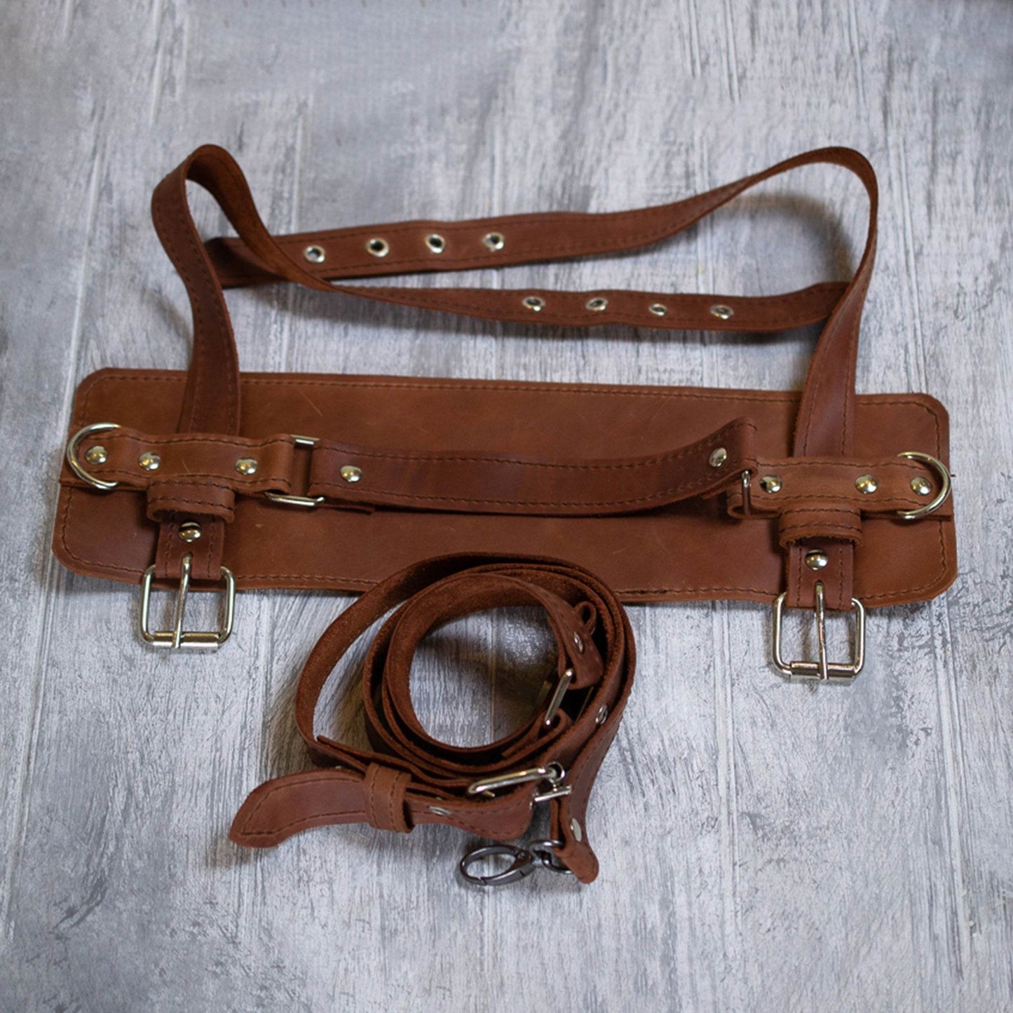Leather Blanket Carrier – Handmade, Adjustable & Personalized - Chefrollbag