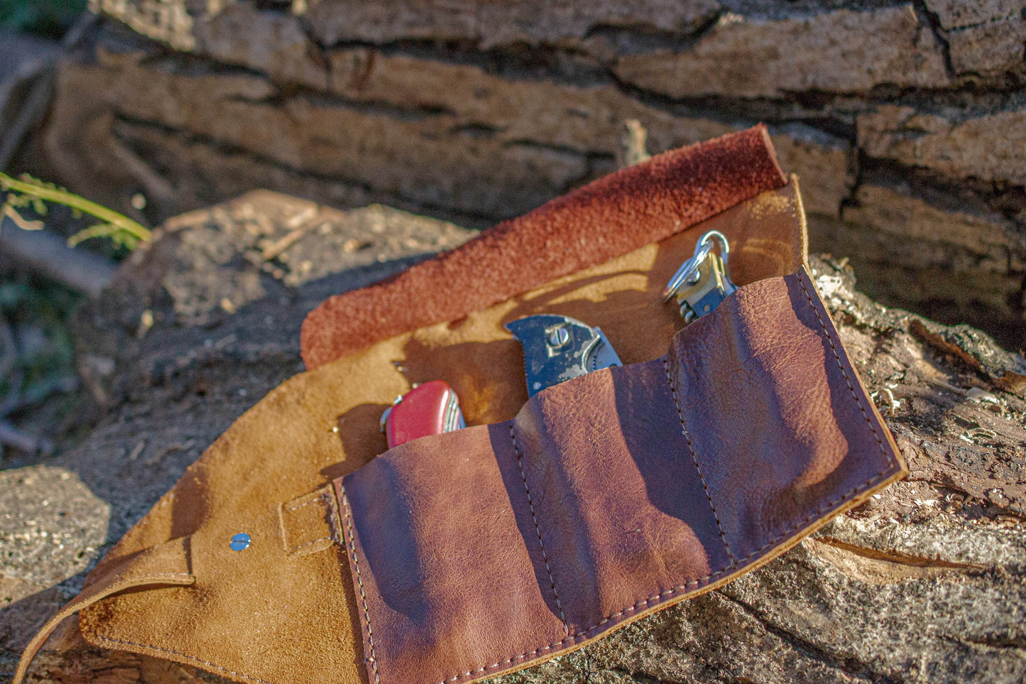 Customizable Leather Knife Roll – Perfect Gift for Collectors & Outdoor Enthusiasts (3-8 Slots, Brown) - Chefrollbag