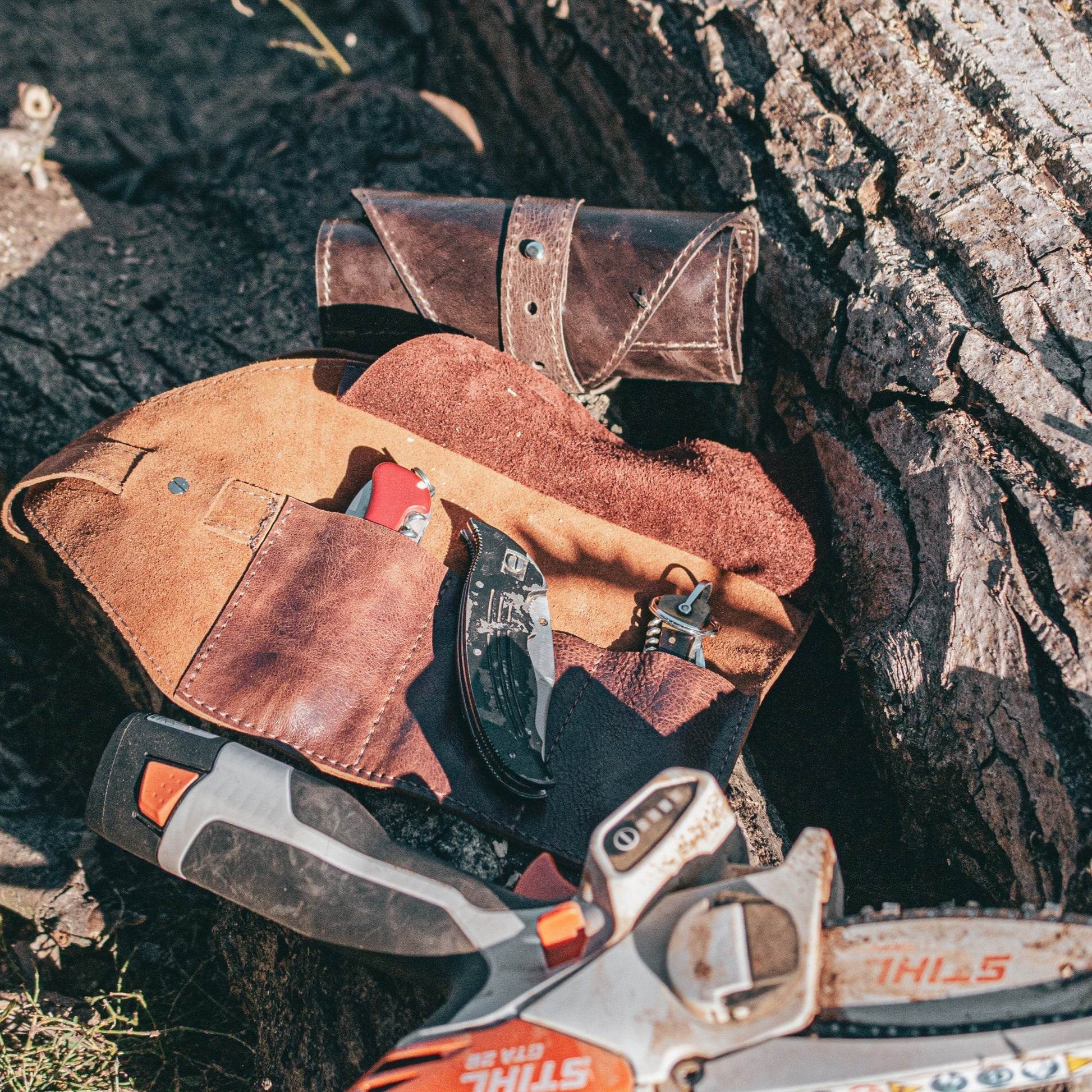 Customizable Leather Knife Roll – Perfect Gift for Collectors & Outdoor Enthusiasts (3-8 Slots, Brown) - Chefrollbag