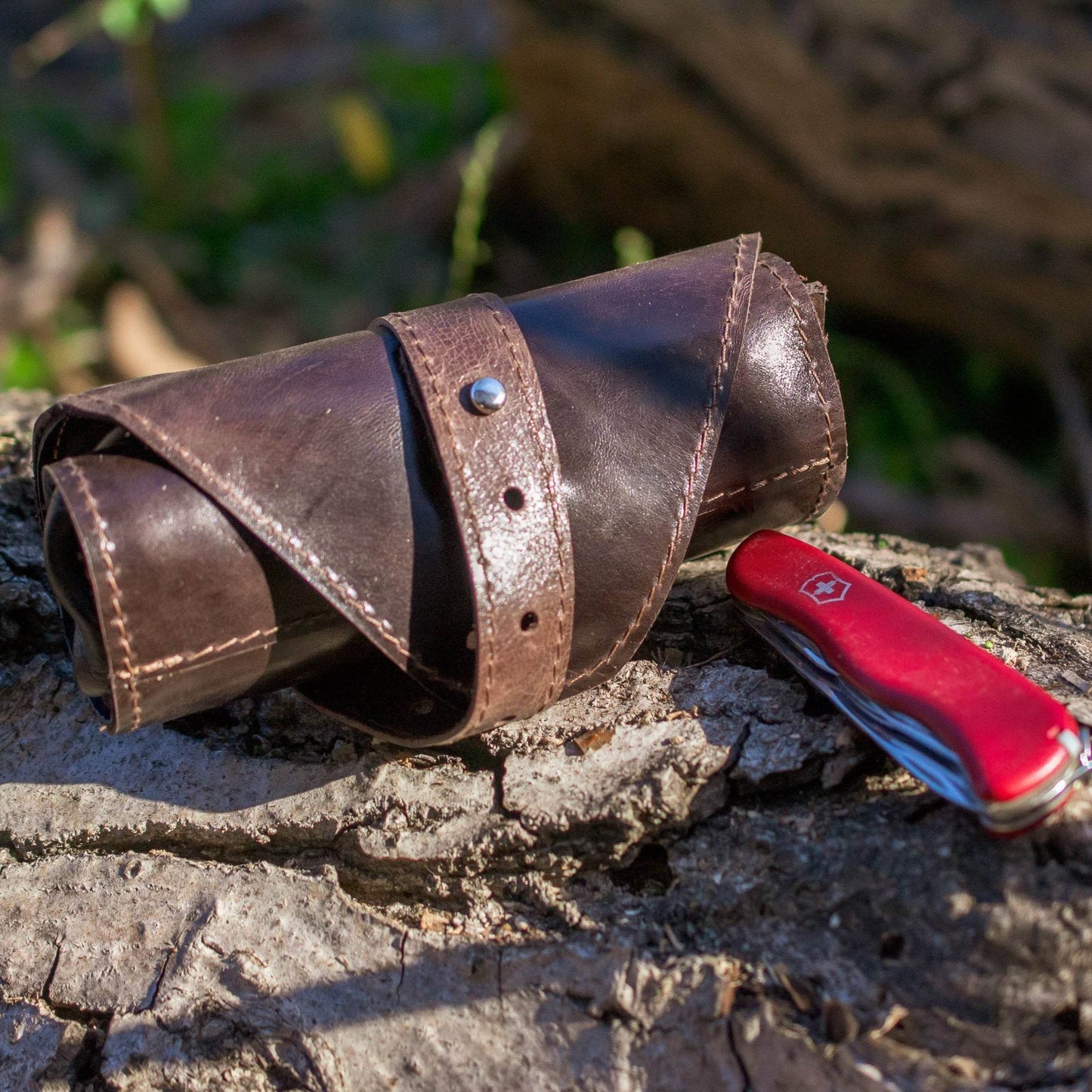 Customizable Leather Knife Roll – Perfect Gift for Collectors & Outdoor Enthusiasts (3-8 Slots, Brown) - Chefrollbag