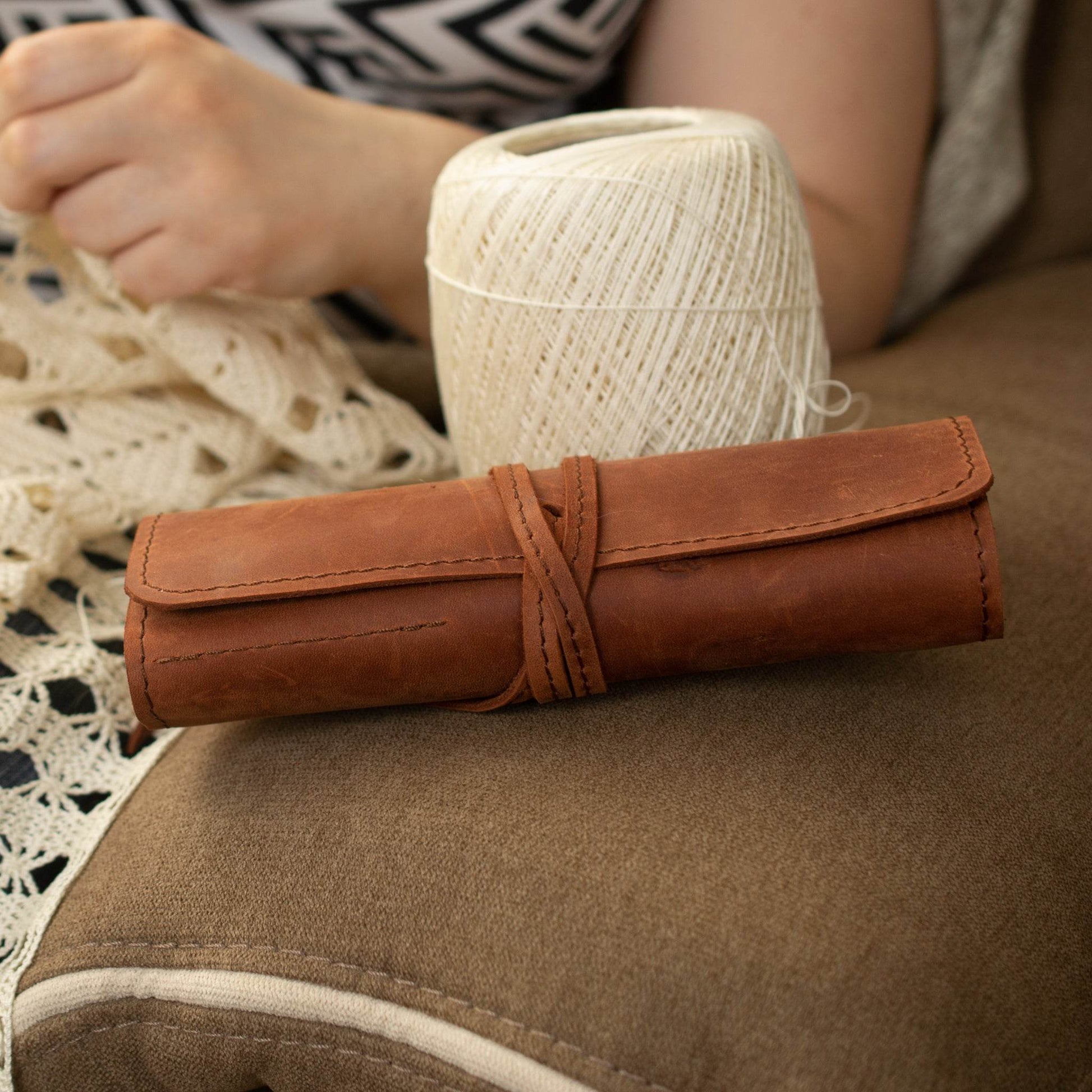 Handmade Leather Crochet Hook Case – Personalized Organizer for Knitters - Chefrollbag